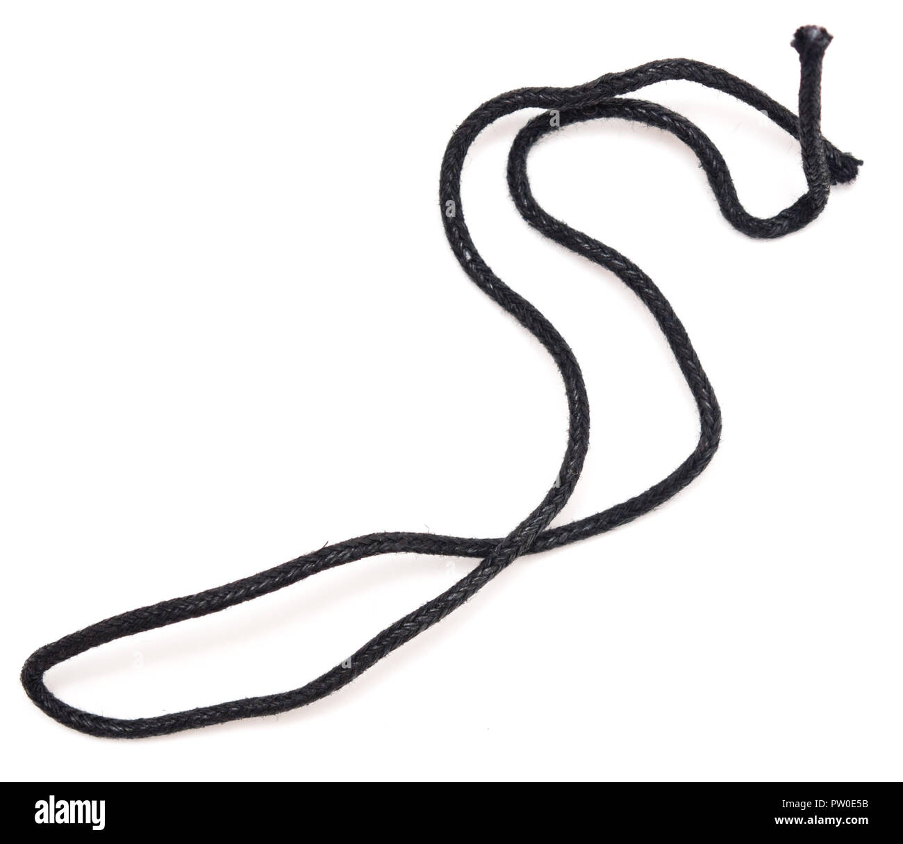 Aislados de cuerda negra sobre fondo blanco Fotografía de stock - Alamy