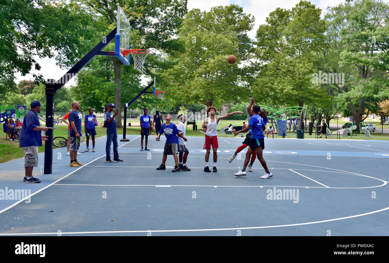 Jugador amateur de baloncesto fotografías e imágenes de alta resolución -  Alamy