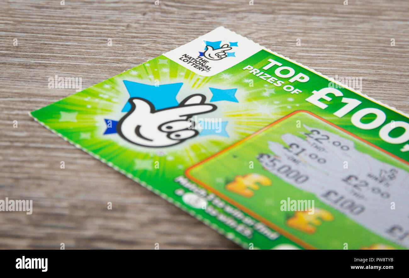 Una Lotería Nacional Rasca con Win 5 libras. Foto de stock