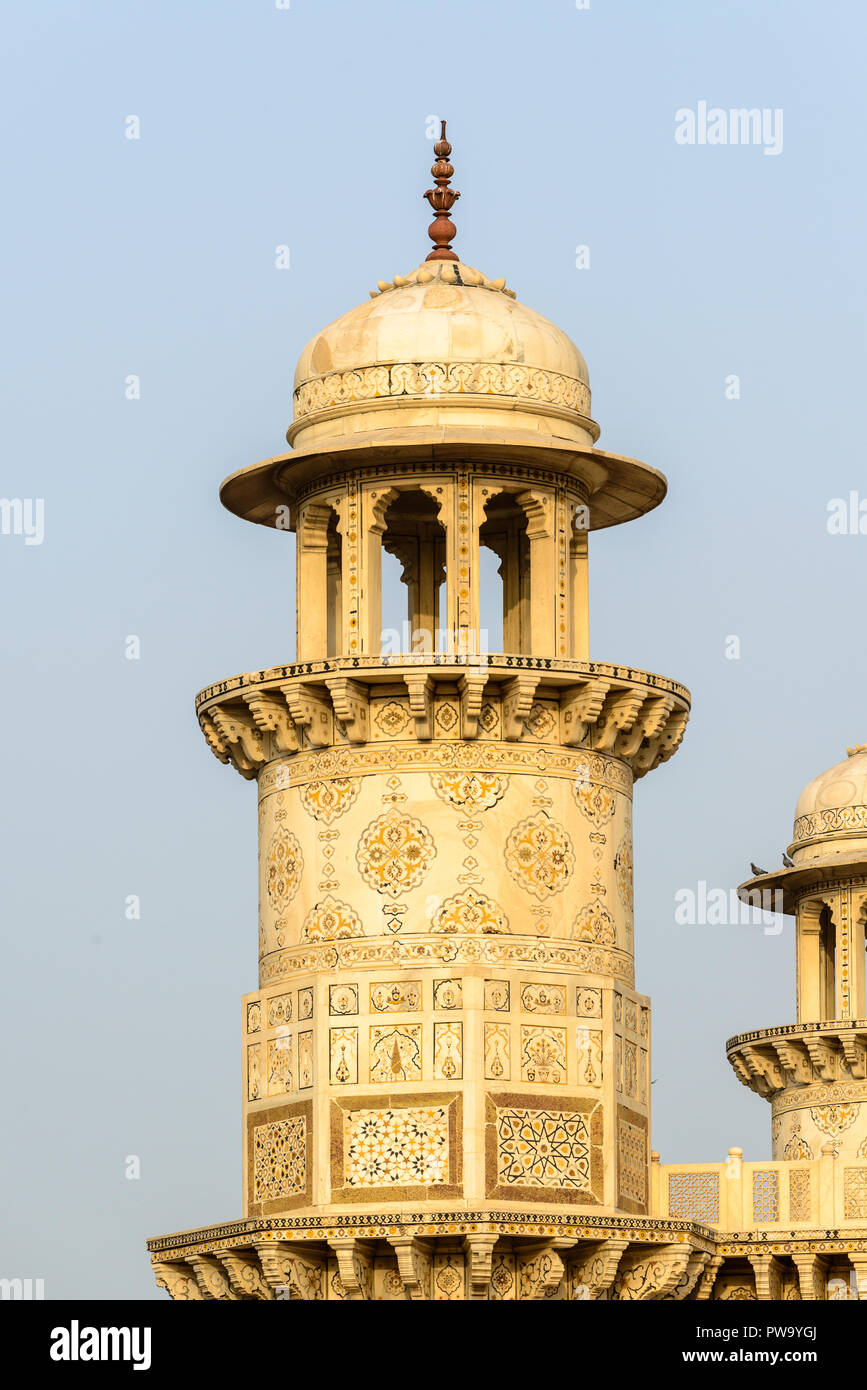 Itmad-ud-Daula (Baby Taj al atardecer) en Agra, India Foto de stock