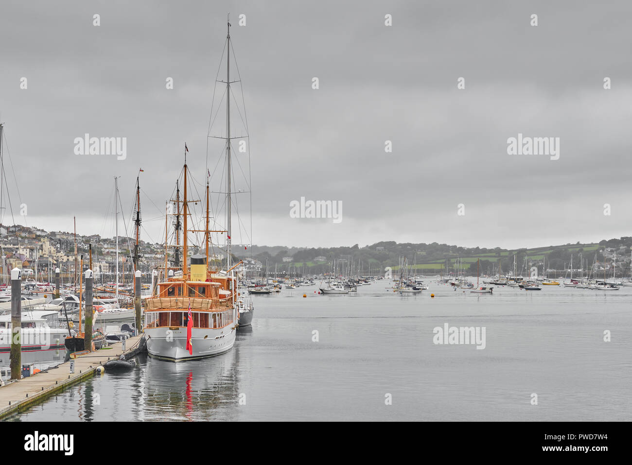 Rocinante super yate falmouth cornualles fotografías e imágenes de alta  resolución - Alamy