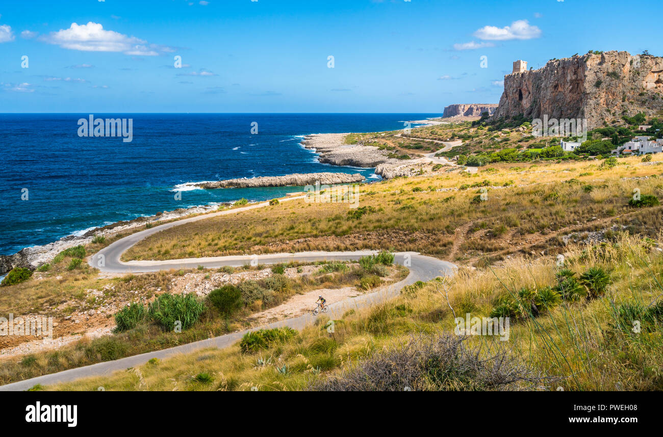 Hermosa costa de Sicilia cerca Macari y San Vito Lo Capo. Provincia de Trapani, Sicilia, sur de Italia. Foto de stock