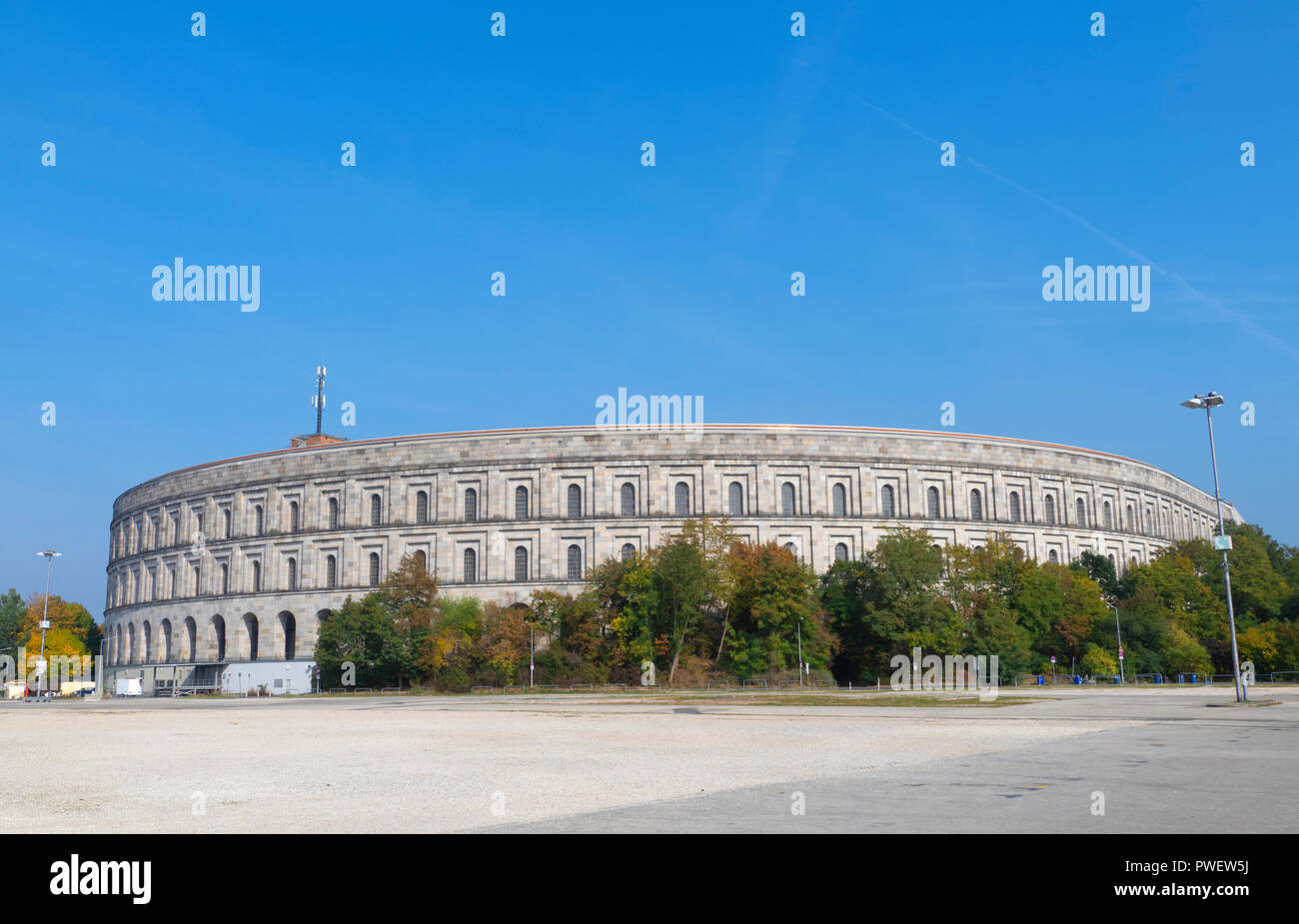 Palacio de Congresos - Kongresshalle fue planeado para ser un centro de congresos para el NSDAP. Construido por los nazis para sus mítines nunca fue terminado. Foto de stock