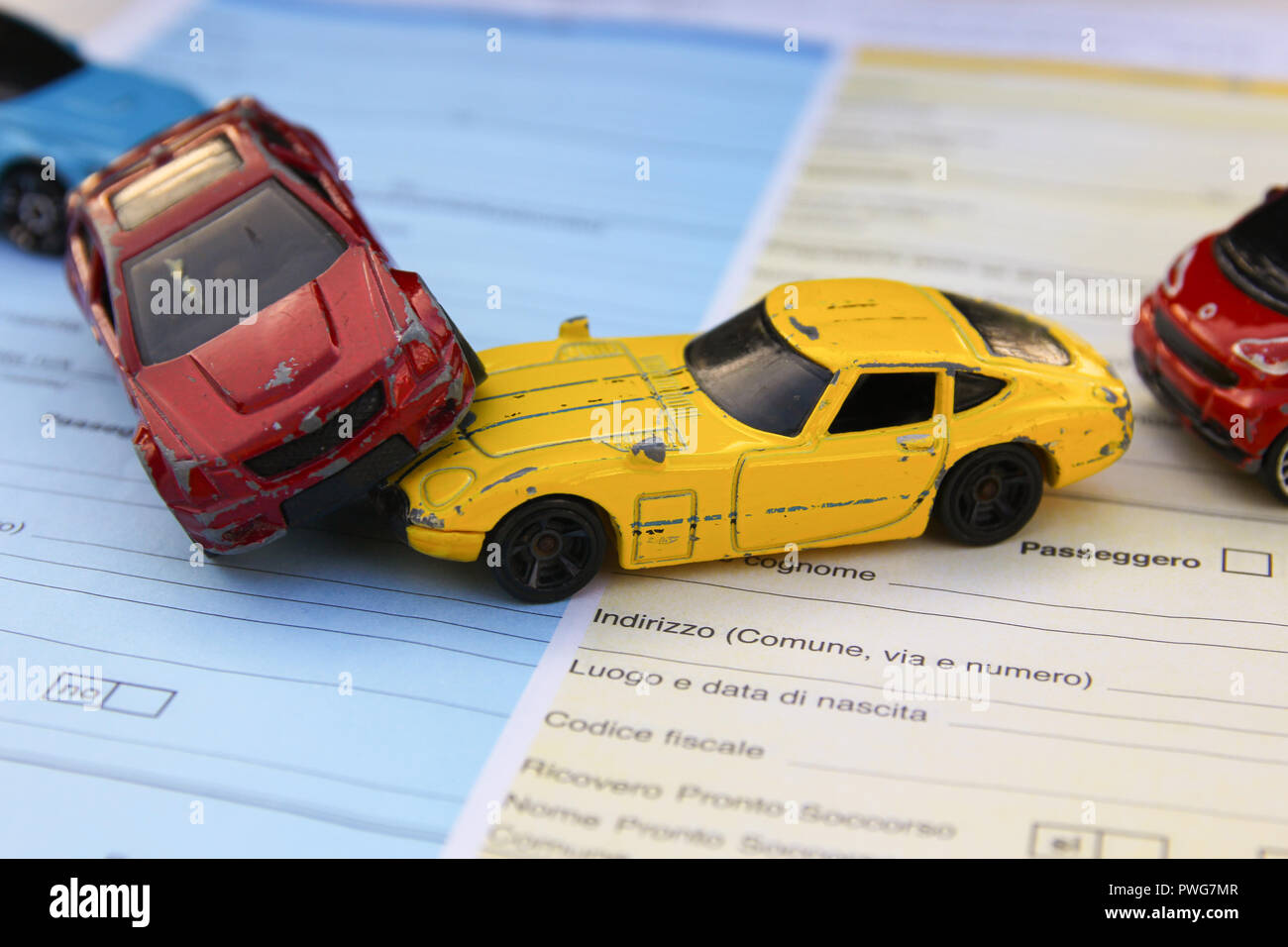 Colisión de vehículos y el formulario de declaración amistosa (CID) Foto de stock