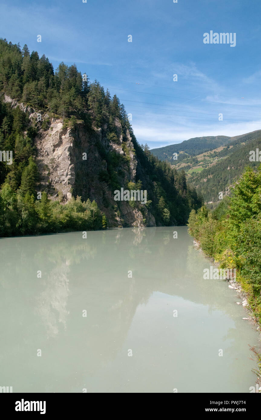 El desfiladero del río Inn en Prutz, Tirol, Austria Foto de stock