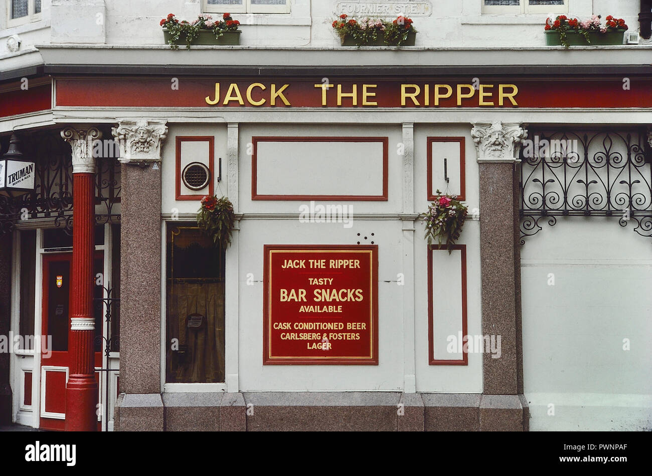 El Jack el Destripador pub. Ahora se llama el 10 campanas. Londres. Inglaterra. En el Reino Unido. Circa 1980 Foto de stock