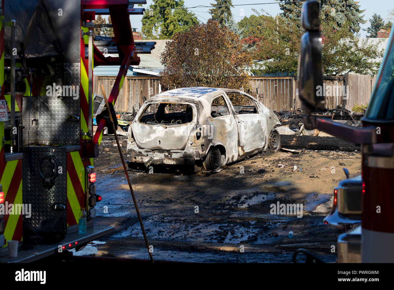 Springfield Oregon incendios provocados por el pistolero antes de tomar su propia vida Foto de stock