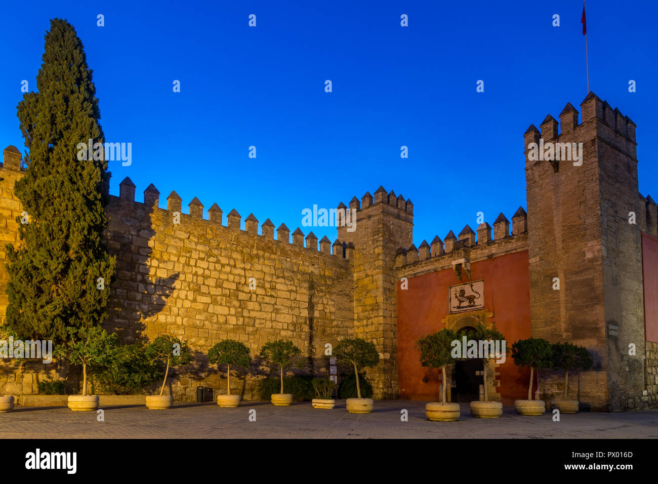 Puerta de entrada al Real Alcázar, Sevilla, Andalucía, España, Europa Foto de stock