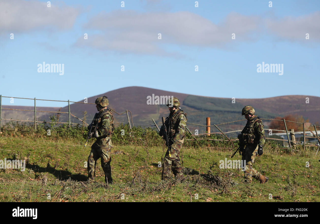 El 113º Batallón de Infantería a participar en una misión disposición ejercicio en Glen de Imaal, Wicklow, en preparación para su próximo despliegue de la Fuerza Provisional de las Naciones Unidas en el Líbano (FPNUL), en los primeros días de noviembre. El despliegue del 113º Batallón de Infantería verá 452 tropas irlandesas girar al sur del Líbano el próximo mes en lo que se despliegue en el extranjero más grande de Irlanda a la zona de una misión durante varios años. Foto de stock