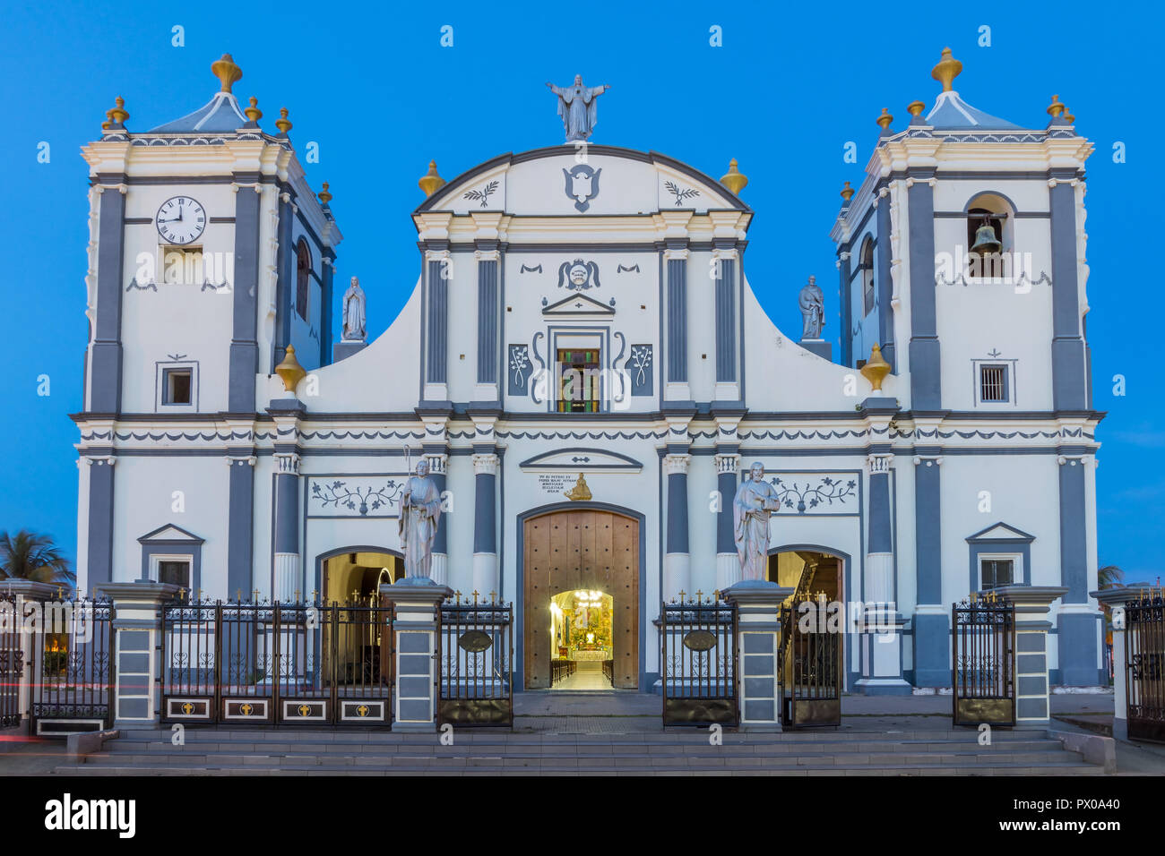 Iglesia de San Pedro, en Rivas, Nicaragua, Centroamérica Foto de stock