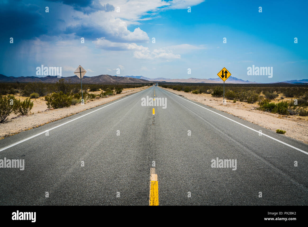 El camino abierto Foto de stock