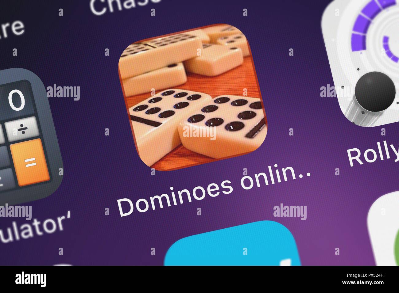 Londres, Reino Unido - 19 de octubre de 2018: Captura de pantalla de la app  móvil dominó online - diez juegos Mahjong domino mosaico desde App Holdings  Fotografía de stock - Alamy