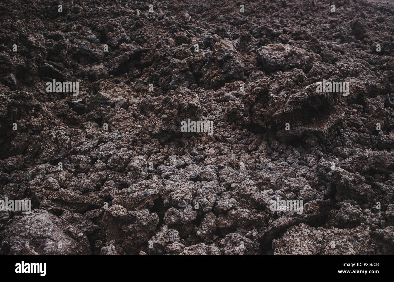 Secado de la lava solidificada roca volcánica en el Volcán Pacaya, uno de los volcanes más activos de Guatemala. Foto de stock