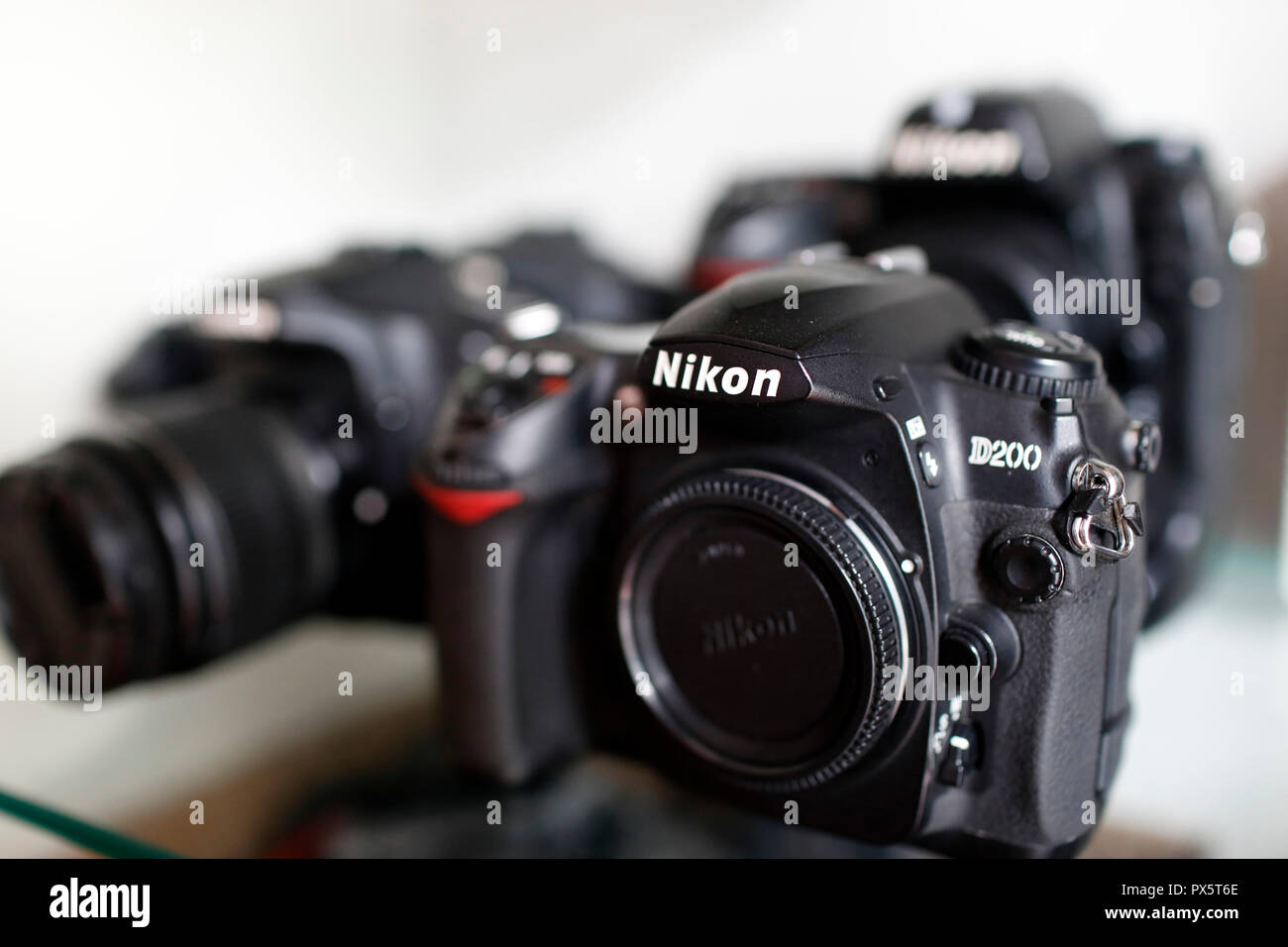 Cámara digital nikon fotografías e imágenes de alta resolución - Alamy