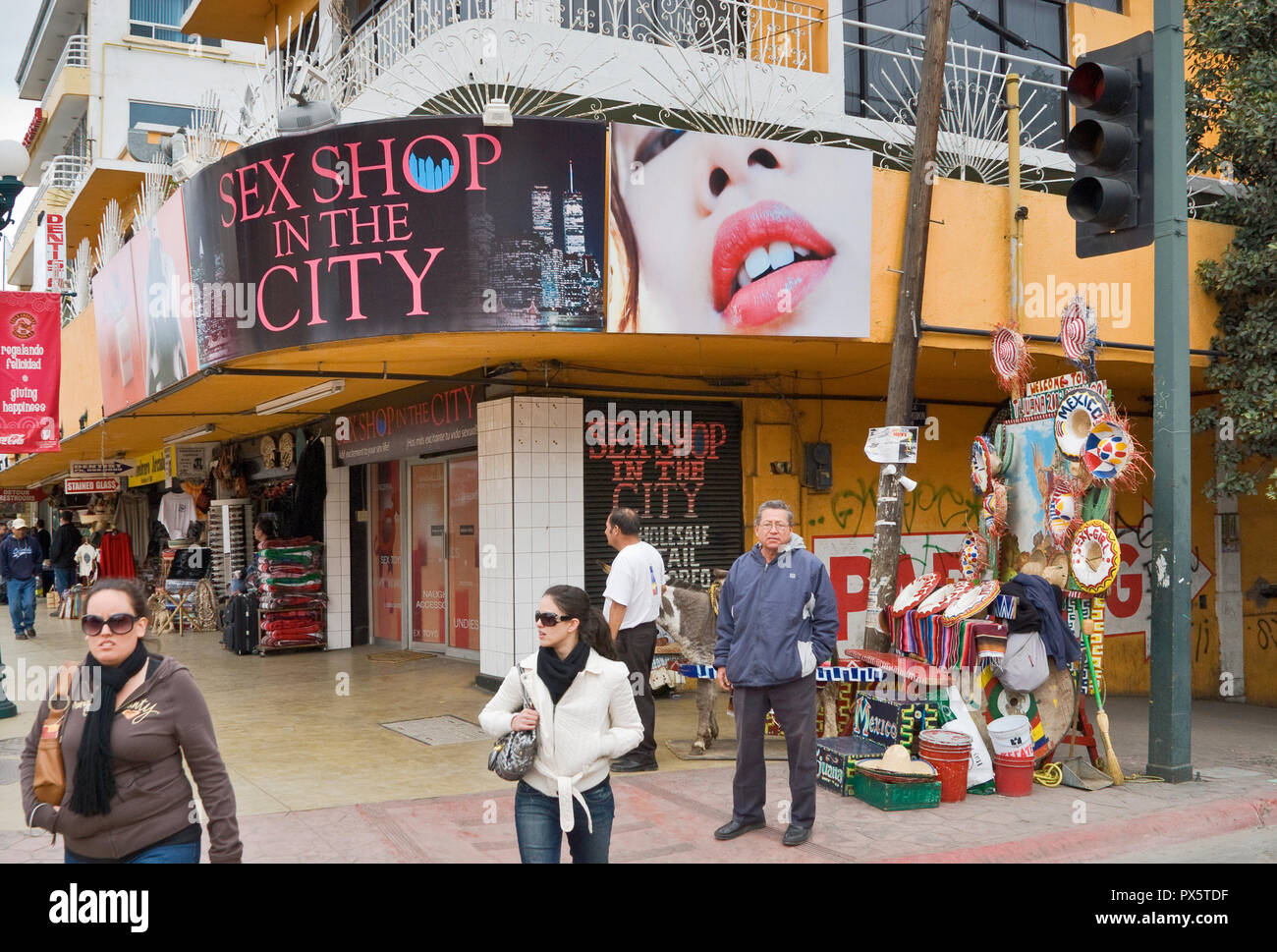 Tiendas en la Avenida Revolución, Tijuana, Baja California, México