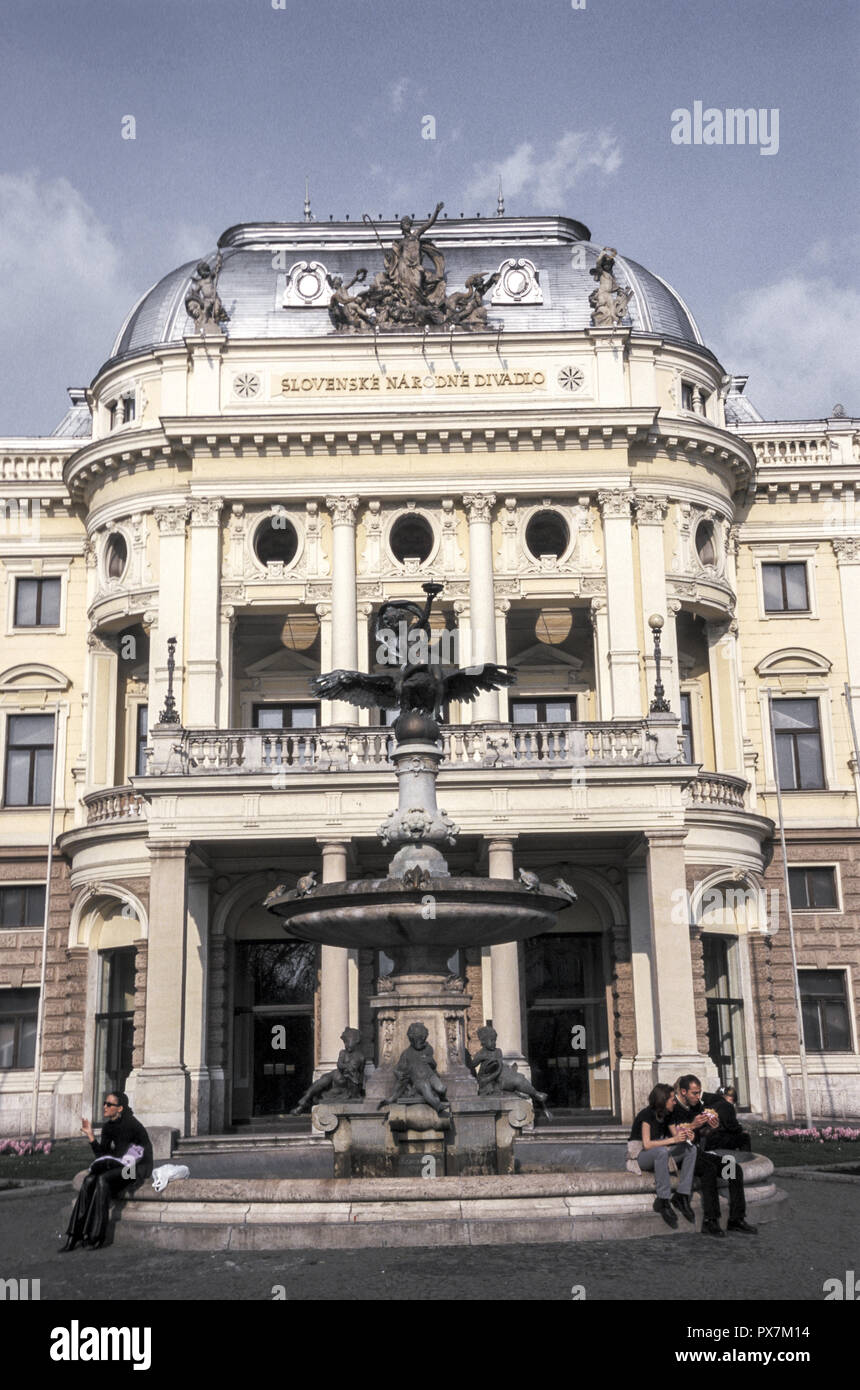 Bratislava, el teatro, la República Eslovaca Foto de stock