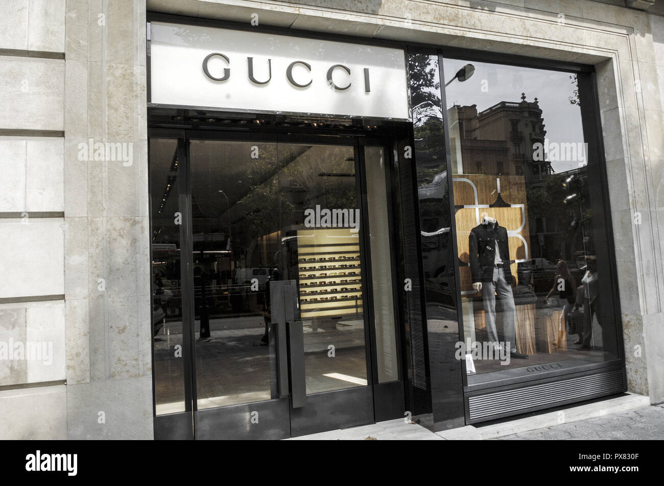 Barcelona, tienda de Gucci, España, Catalania Fotografía de stock - Alamy