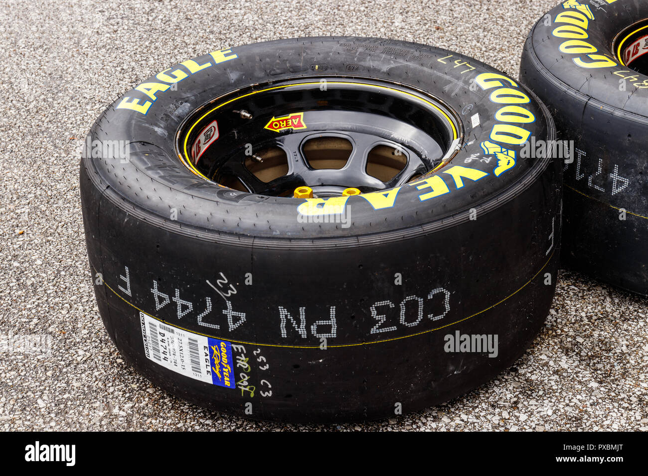 Indianapolis - Circa Septiembre 2018: Juegos de NASCAR Racing neumáticos  Goodyear Eagle II Fotografía de stock - Alamy