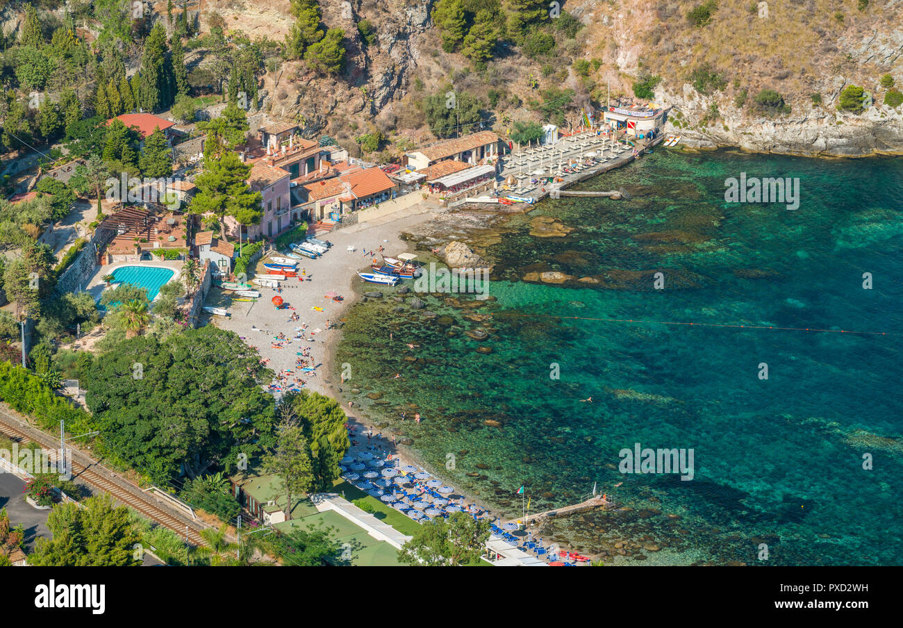 Espectáculo escénico en Taormina, famosa ciudad en la provincia de Messina, Sicilia, sur de Italia. Foto de stock