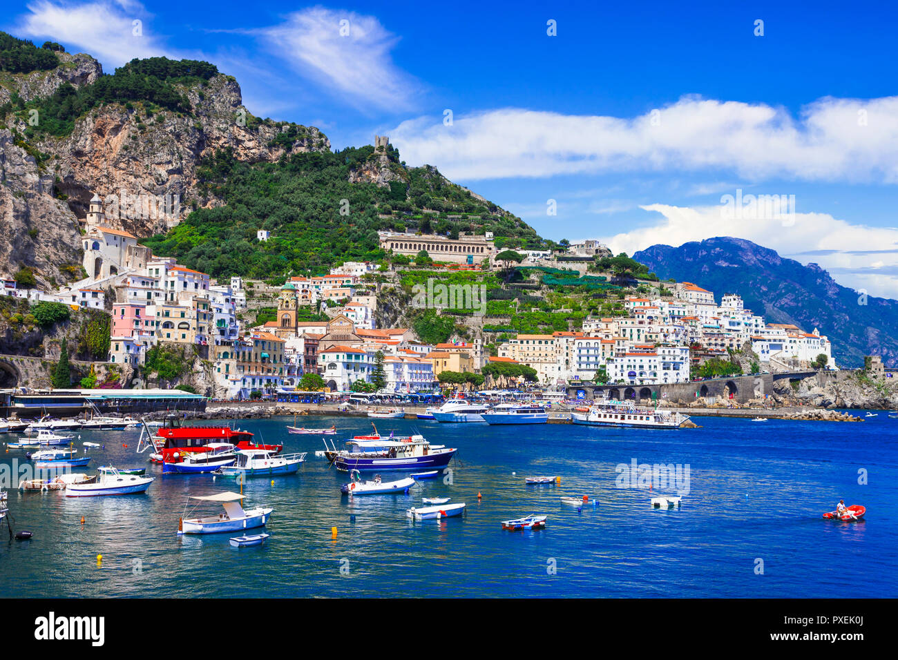 Hermoso pueblo de Amalfi,vistas panorámicas, Campania, Italia. Foto de stock