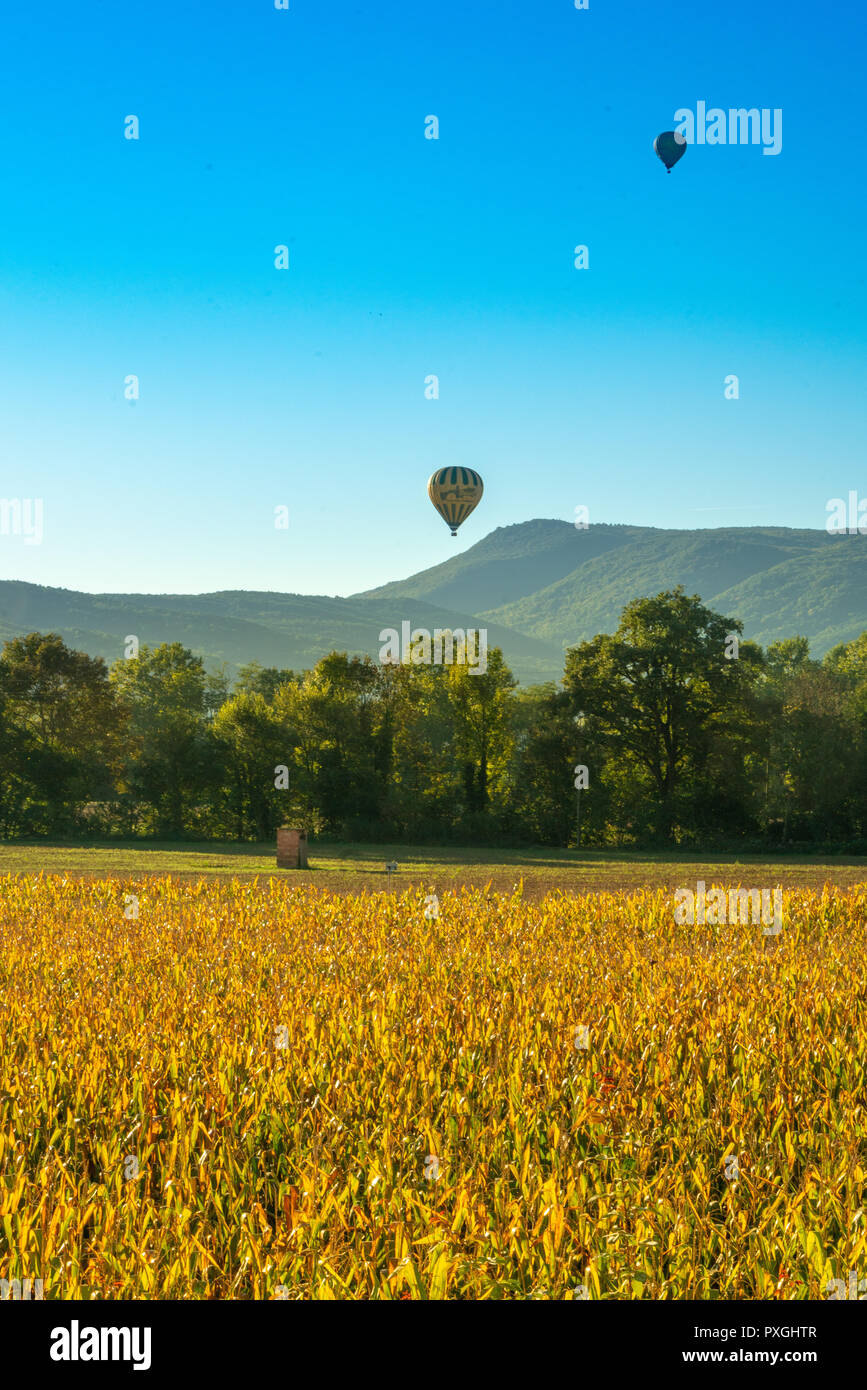 Ballons en Olot en España España - Ballonfahrt in Spanien Foto de stock