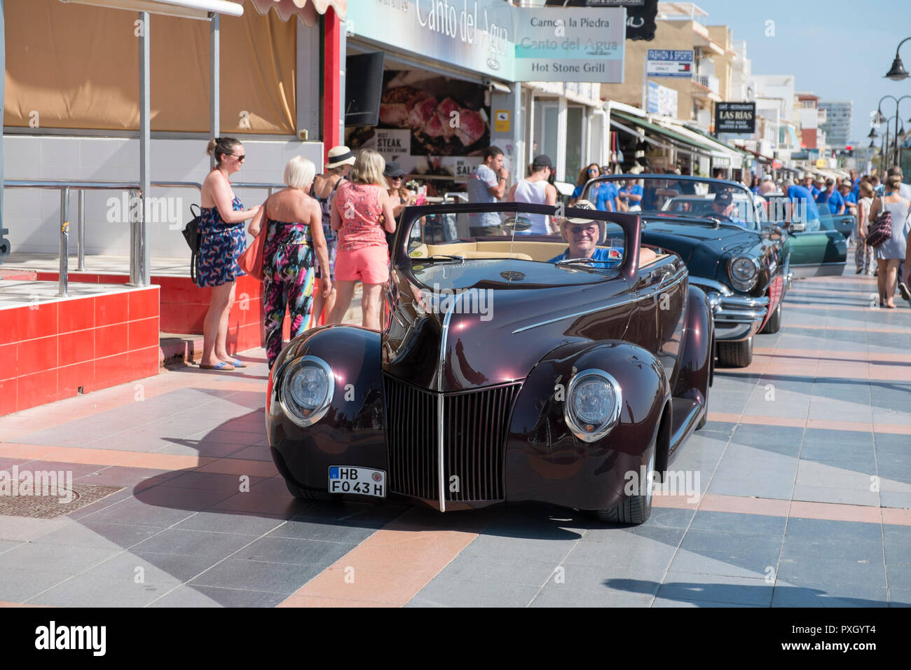 Nosotros tuned coche en coche clásico celebrada en Torremolinos, Málaga, España Foto de stock