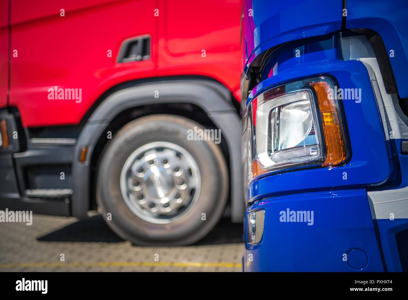 casual Burro Tractor Camiones de segunda mano fotografías e imágenes de alta resolución - Alamy