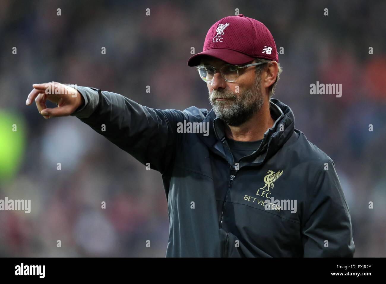 JURGEN KLOPP Liverpool FC MANAGER HUDDERSFIELD TOWN FC V Liverpool FC de la Premier League, JOHN SMITH'S STADIUM, Huddersfield, Inglaterra, 20 de octubre de 2018 GBD12782 estrictamente sólo para uso editorial. Si el jugador o jugadores, representado en esta imagen es/está jugando para un club inglés o el equipo nacional de Inglaterra. Entonces esta imagen sólo podrán ser utilizados para fines editoriales. Uso no comercial. Los siguientes usos son también restringida INCLUSO SI EN UN CONTEXTO EDITORIAL: utilizar en conjunción con, o parte de cualquier no autorizado audio, video, datos, listas de sujecin, club/Liga logotipos, apuestas, juegos o cualquier 'live' Foto de stock