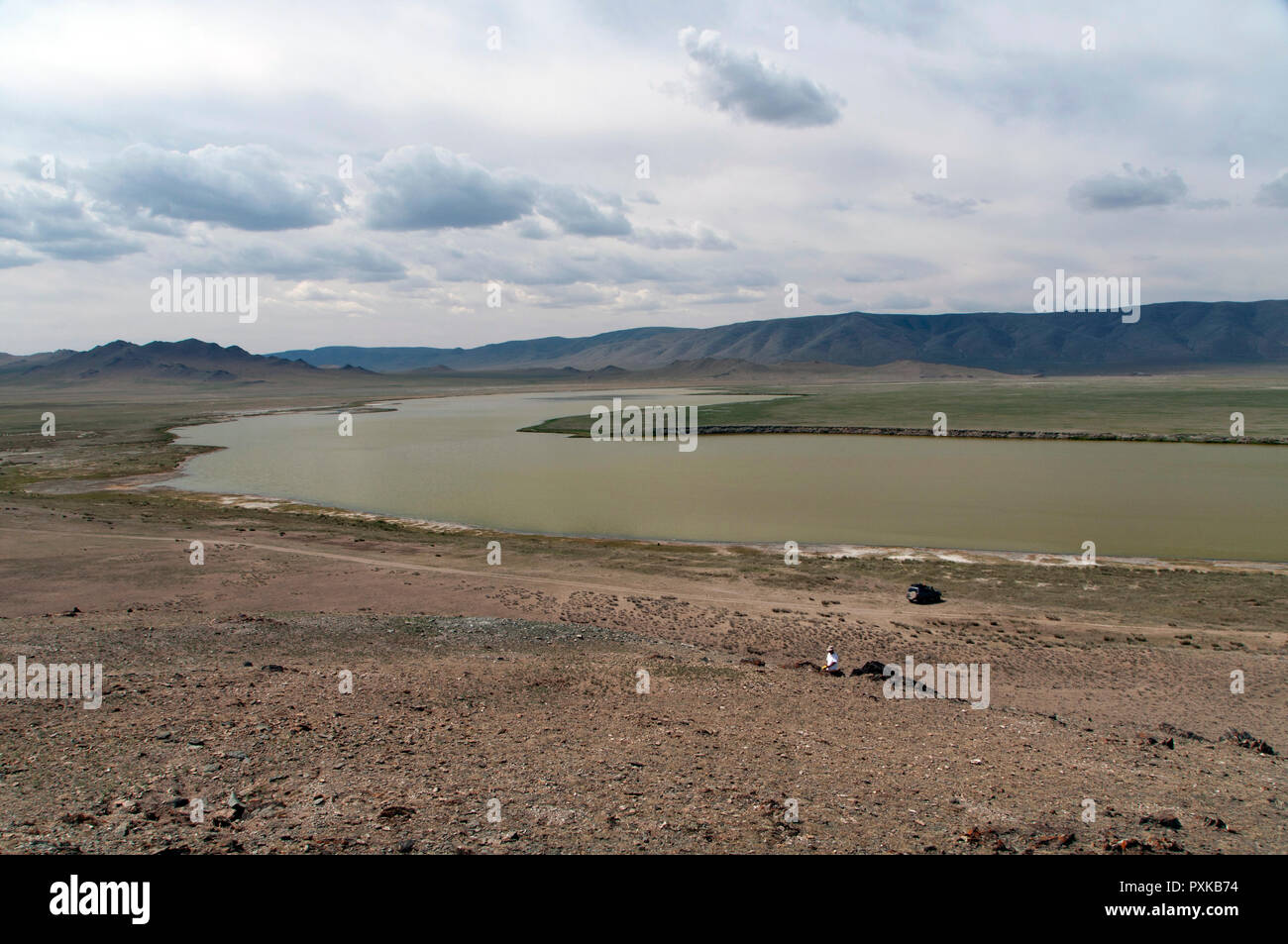 Apéndice Lake (хавсралт Bayankhongor нуур) y montañas, Galuut Suma, Bayankhongor Aimag (Provincia), Mongolia Foto de stock