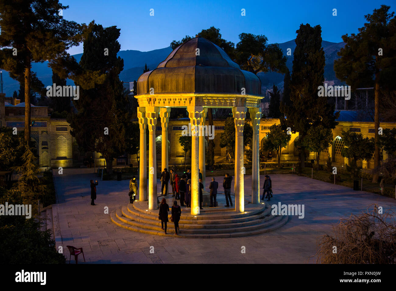 La Tumba de Hafez, poeta persa mausoleo de Hafez en Shiraz, Irán Foto de stock