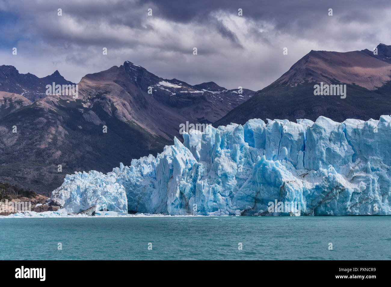 Glaciar Perito Moreno, El Parque Nacional Los Glaciares, Patagonia, Lago Argentino, provincia de Santa Cruz, Argentina Foto de stock