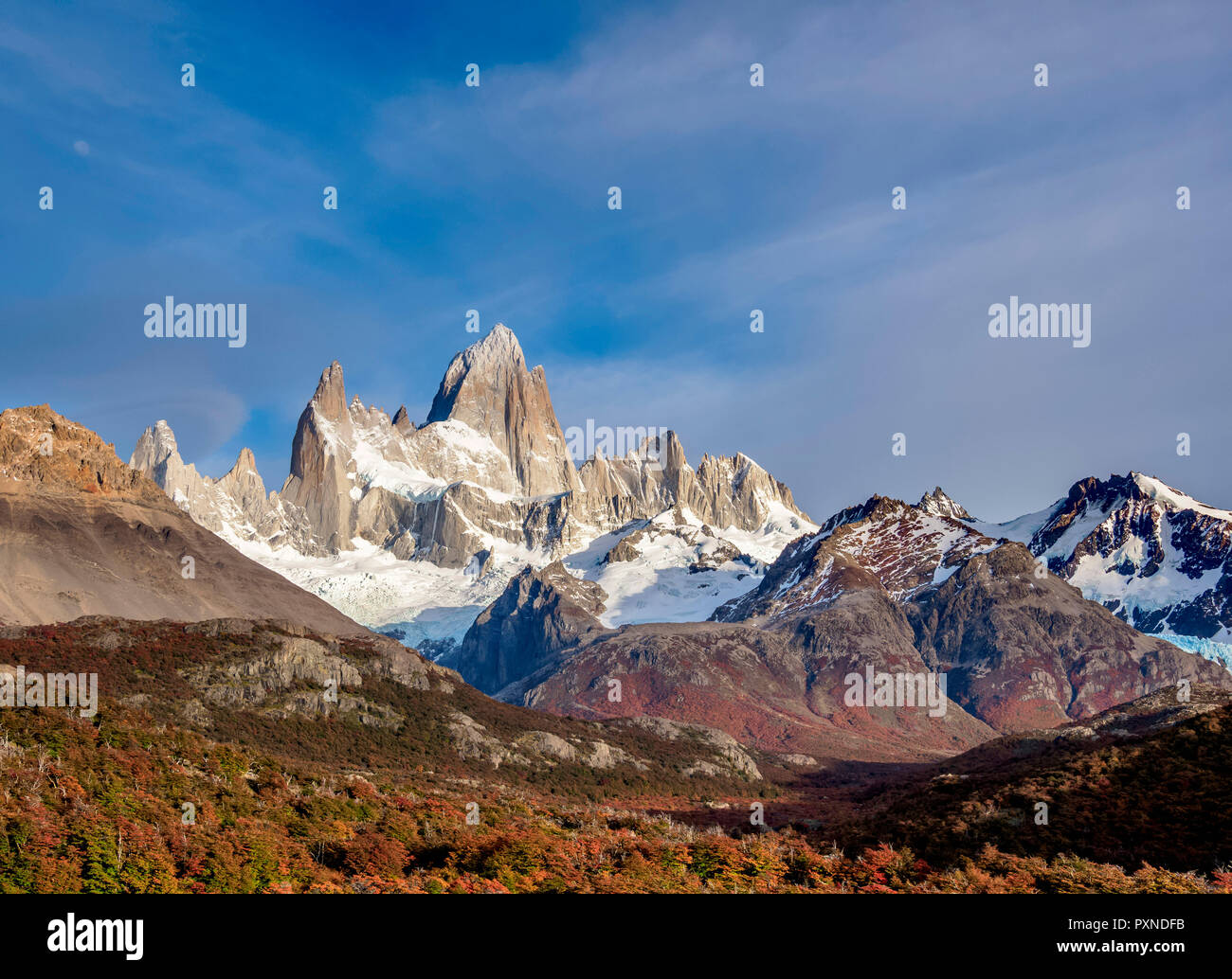 Monte Fitz Roy, el Parque Nacional Los Glaciares, provincia de Santa Cruz, Patagonia, Argentina Foto de stock