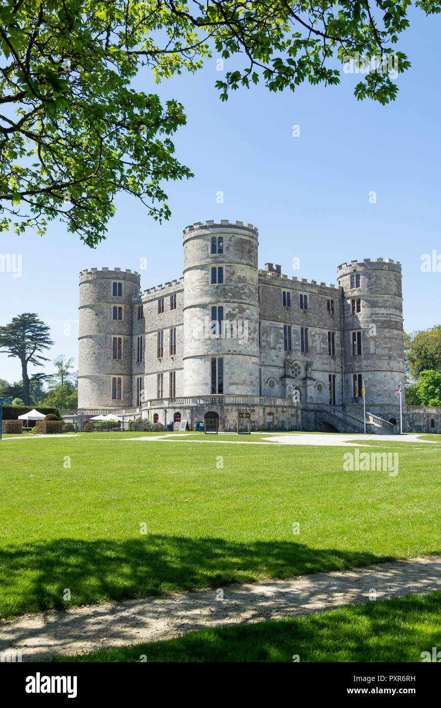 Siglo XVII Lulworth Castle y Park, East Lulworth, Dorset, Inglaterra, Reino Unido Foto de stock