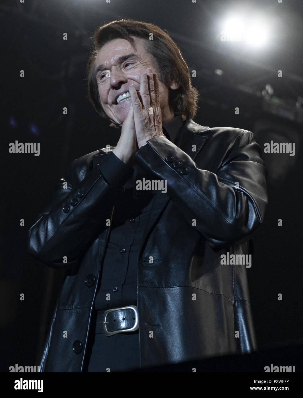 El cantante español Raphael realiza en vivo en el Palacio de los deportes con: Rafael donde: Madrid, España cuando: 22 de septiembre de 2018 Crédito: Oscar Gonzalez/WENN.com Foto de stock