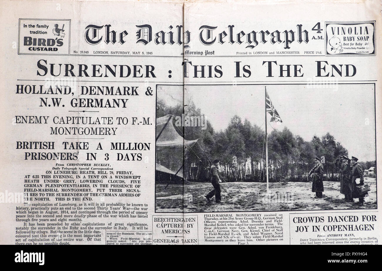 'SURRENDER: Este ES EL FINAL' el diario Telegraph primera página titular del periódico en el final de la Segunda Guerra Mundial Segunda Guerra Mundial en MAYO 5 1945 Londres Inglaterra Reino Unido Foto de stock