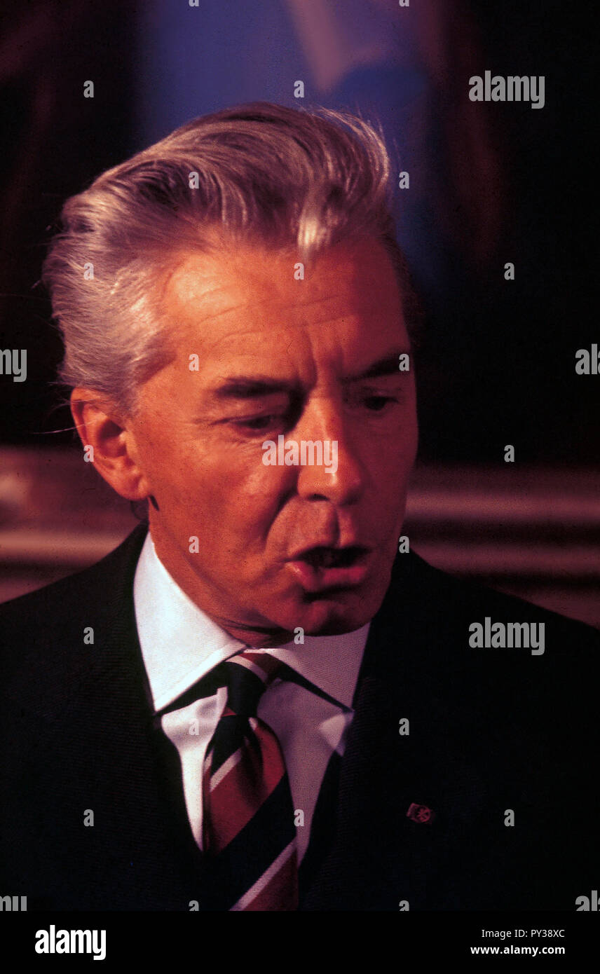 audiencia bostezando preposición Herbert von Karajan Fotografía de stock - Alamy