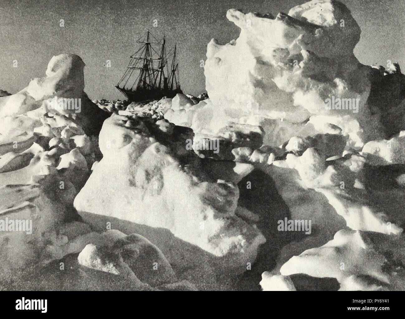 Los condenados, HMS Endurance atrapado en el hielo durante la expedición Shackleton Foto de stock