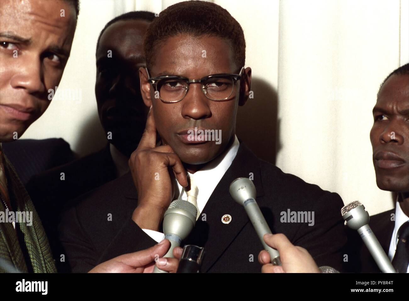 El título de la película original Malcolm X. título inglés Malcolm X