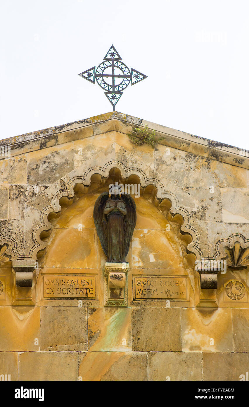 La estrella de la Iglesia de Santa Ana en el antiguo sitio de la piscina de Bethesda en Jerusalén, Israel. La ornamentación en piedra es un peculiar achitectural f Foto de stock