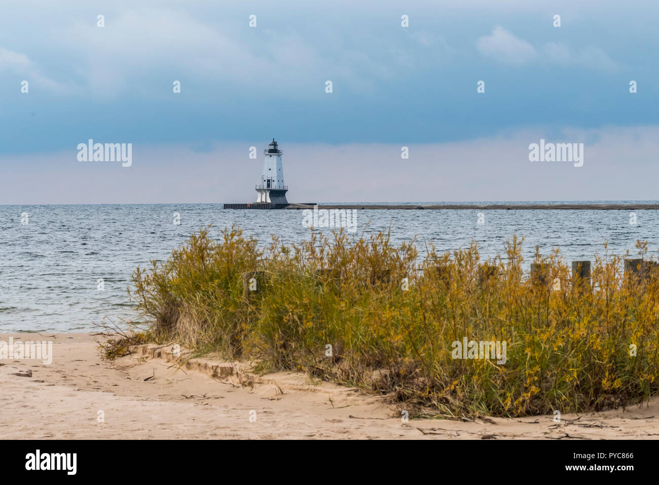 Faro Pierhead Ludington Norte, Lago Michigan, Ludington, Michigan. Foto de stock