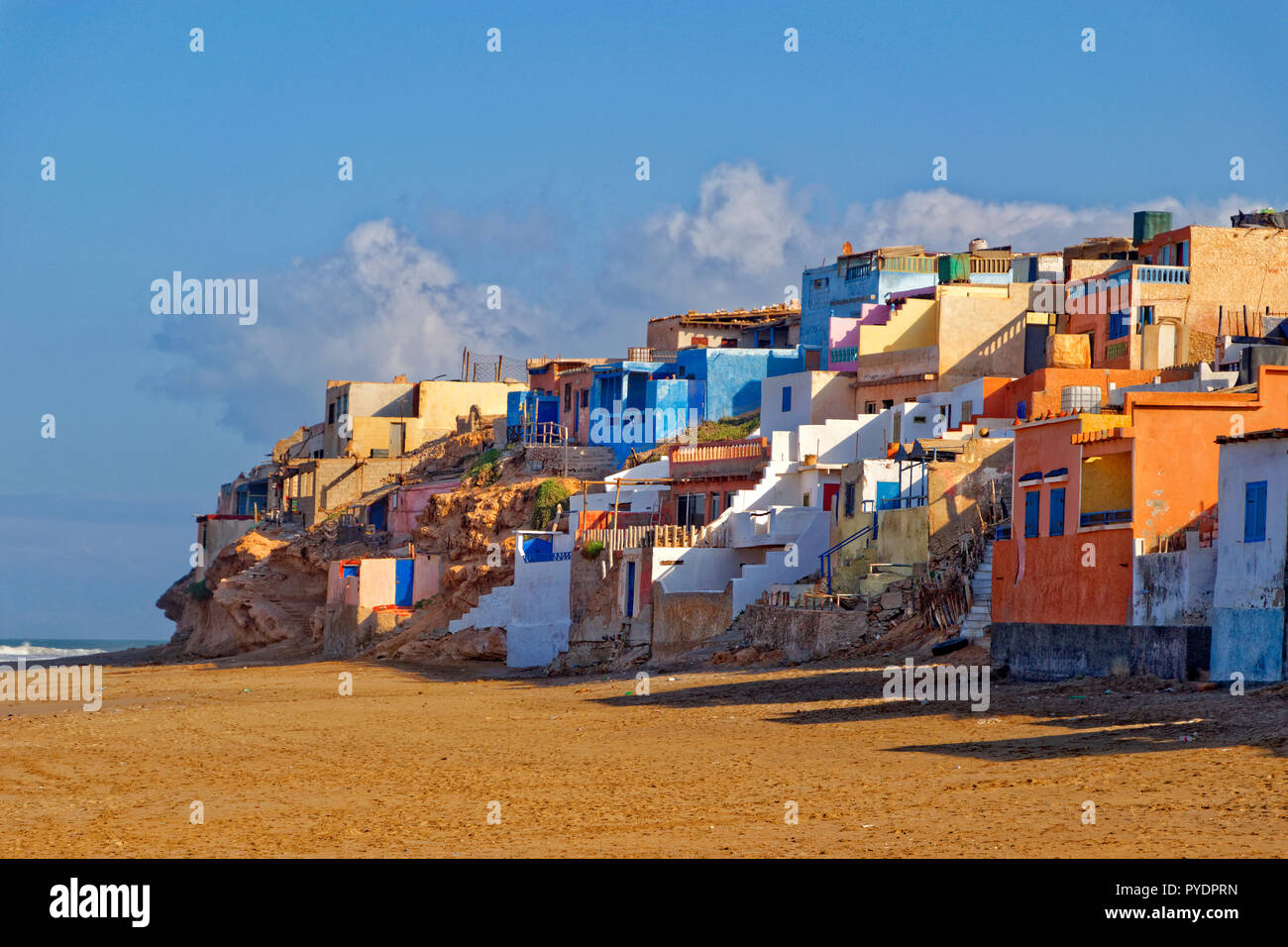 Océano Atlántico marroquí pueblo pesquero de Tifnit, al sur de Agadir, Marruecos, Norte de África Occidental. Foto de stock