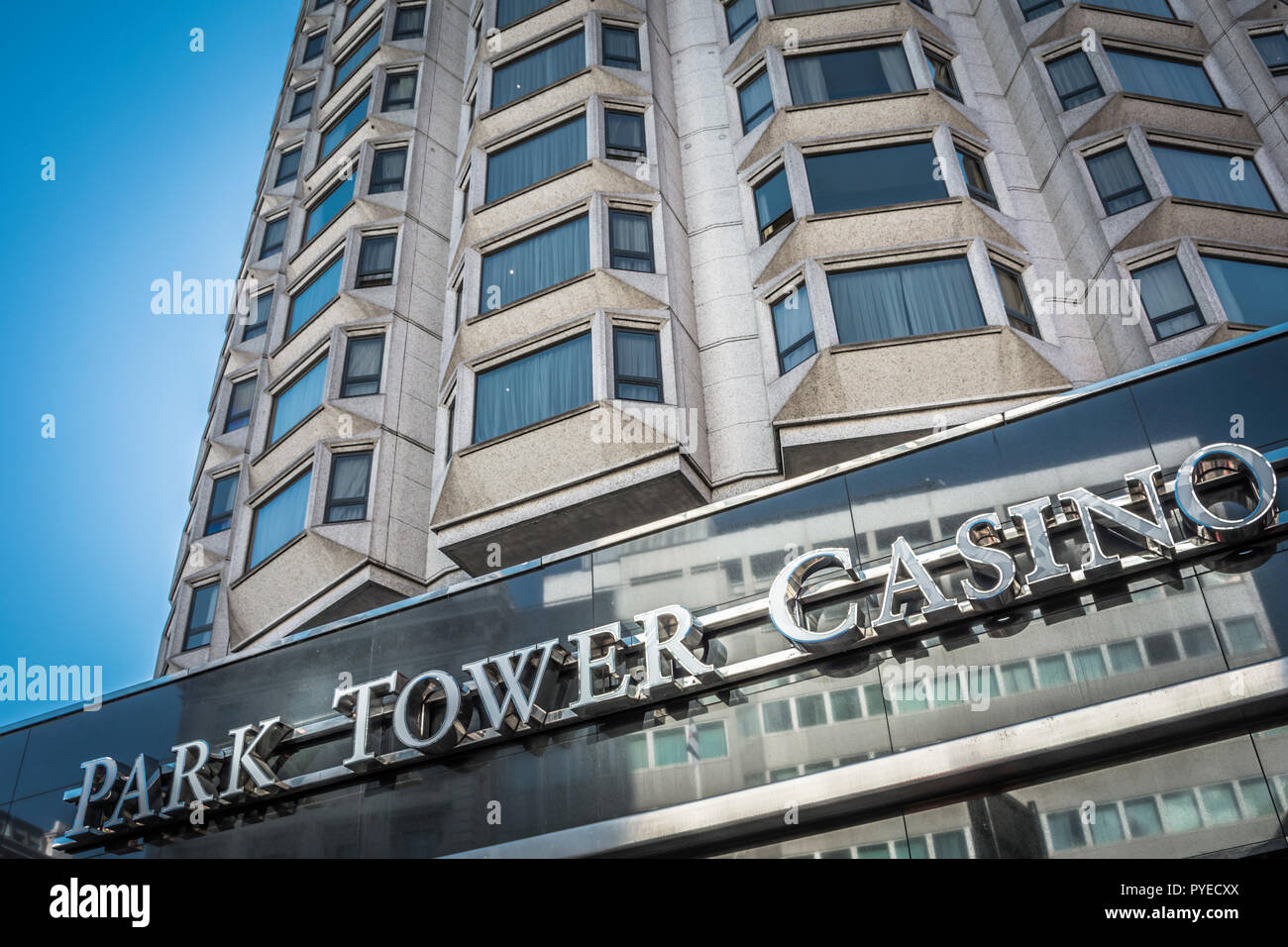 El Park Tower Casino y hotel de 5 estrellas, Knightsbridge, London, UK Foto de stock