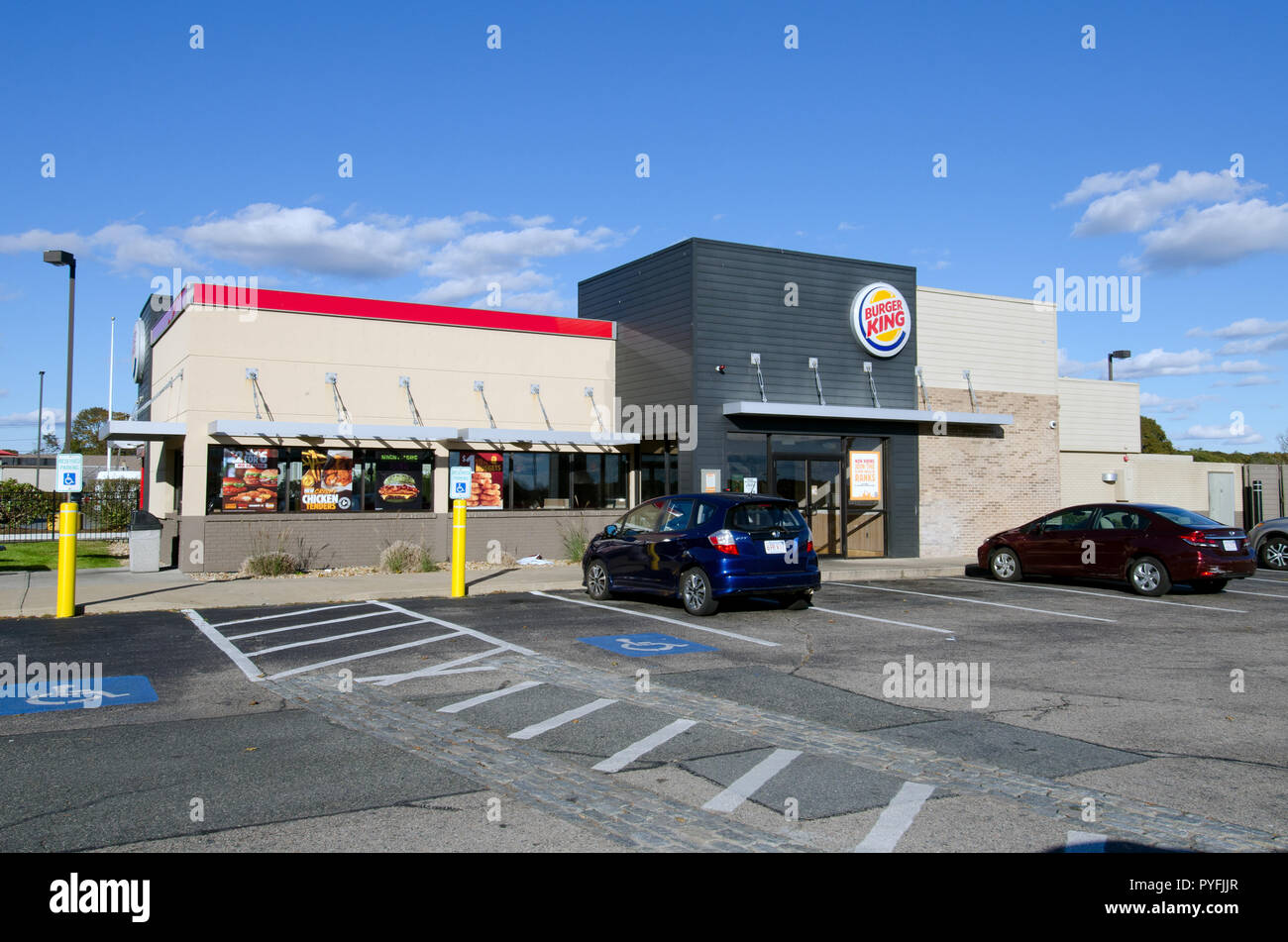Franquicia de comida rápida Burger King restaurante exterior en Falmouth, Cape Cod Massachusetts EE.UU. Foto de stock