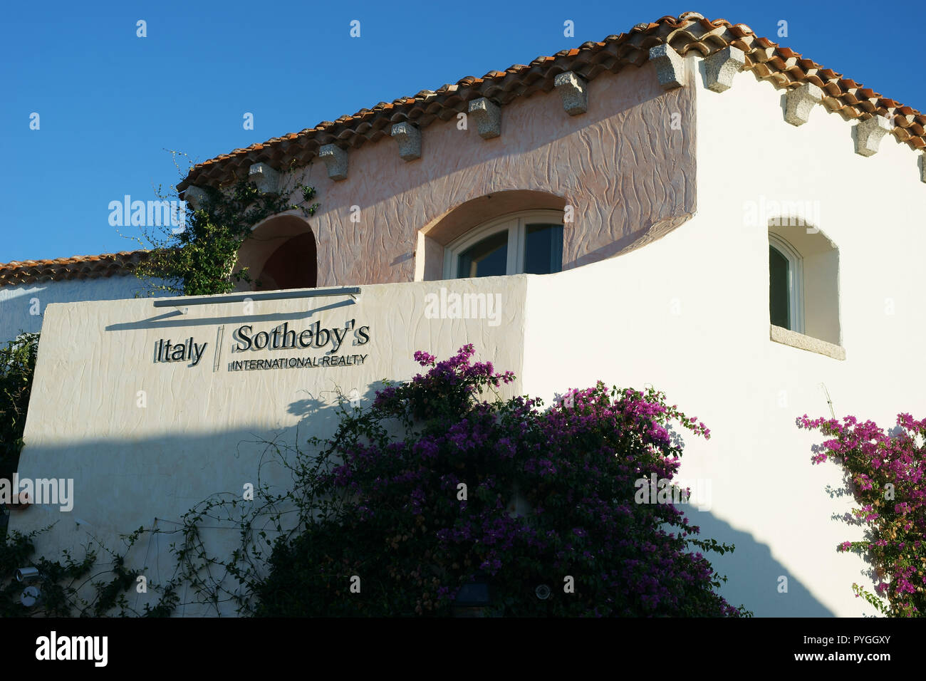 Sotheby's oficina en Porto Cervo, Cerdeña, costa esmeralda, Cerdeña, Italia Foto de stock