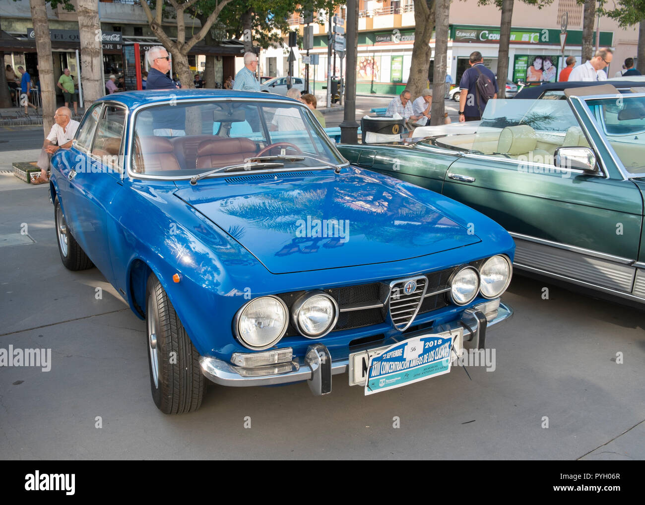 Alfa Romeo 1750 GT Veloce. Reunión de coches clásicos en Torremolinos, Málaga, España. Foto de stock