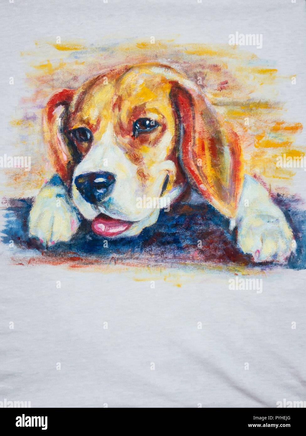 Pintura sobre perros beagle adorable camisa blanca Fotografía de stock -  Alamy
