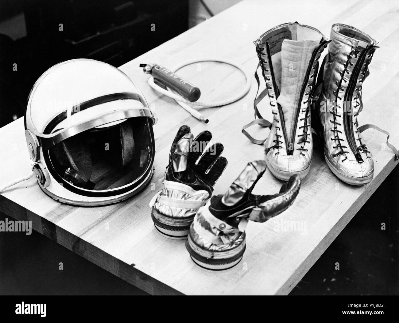 Botas de astronauta fotografías e imágenes de alta resolución - Alamy