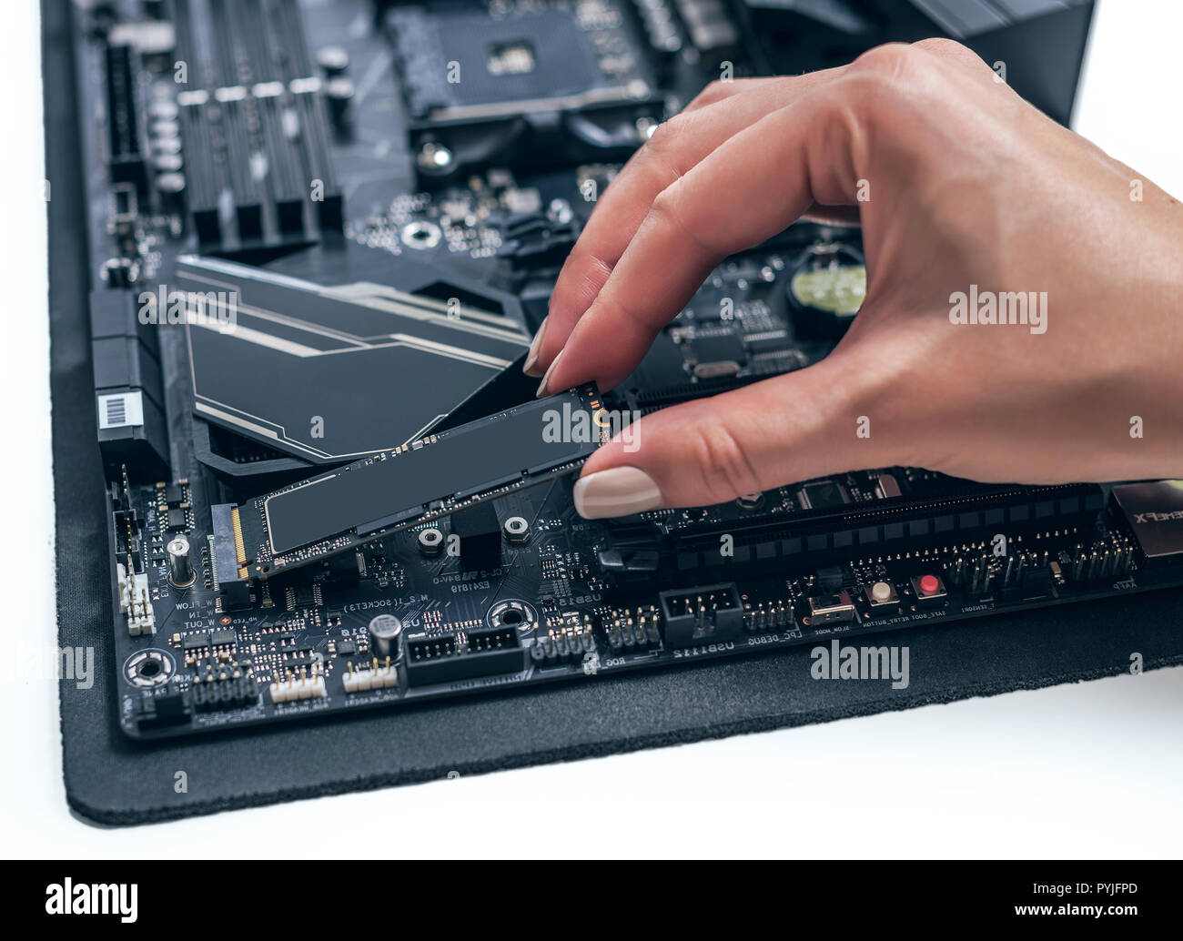 Disco duro SSD m2 en la placa de fondo Fotografía de stock - Alamy