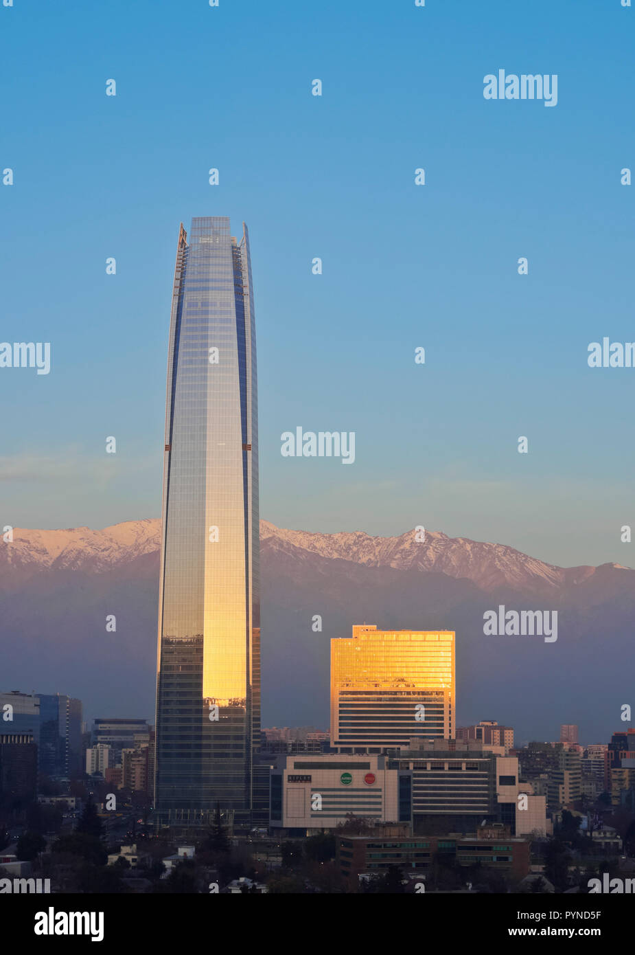 Costanera center chile fotografías e imágenes de alta resolución Alamy