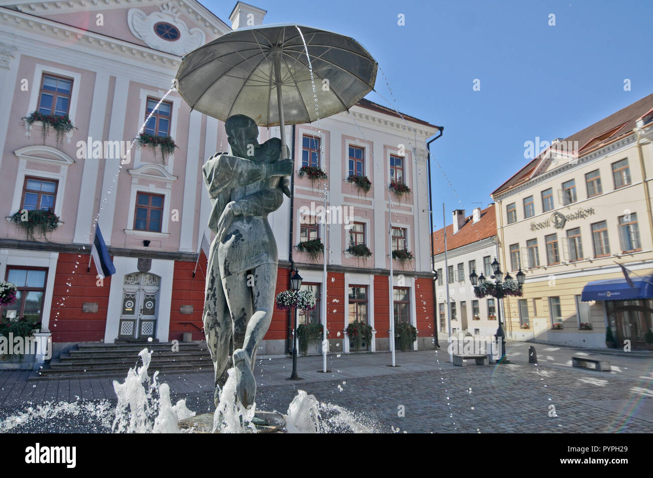 La escultura de besándose fotografías e imágenes de resolución - Alamy